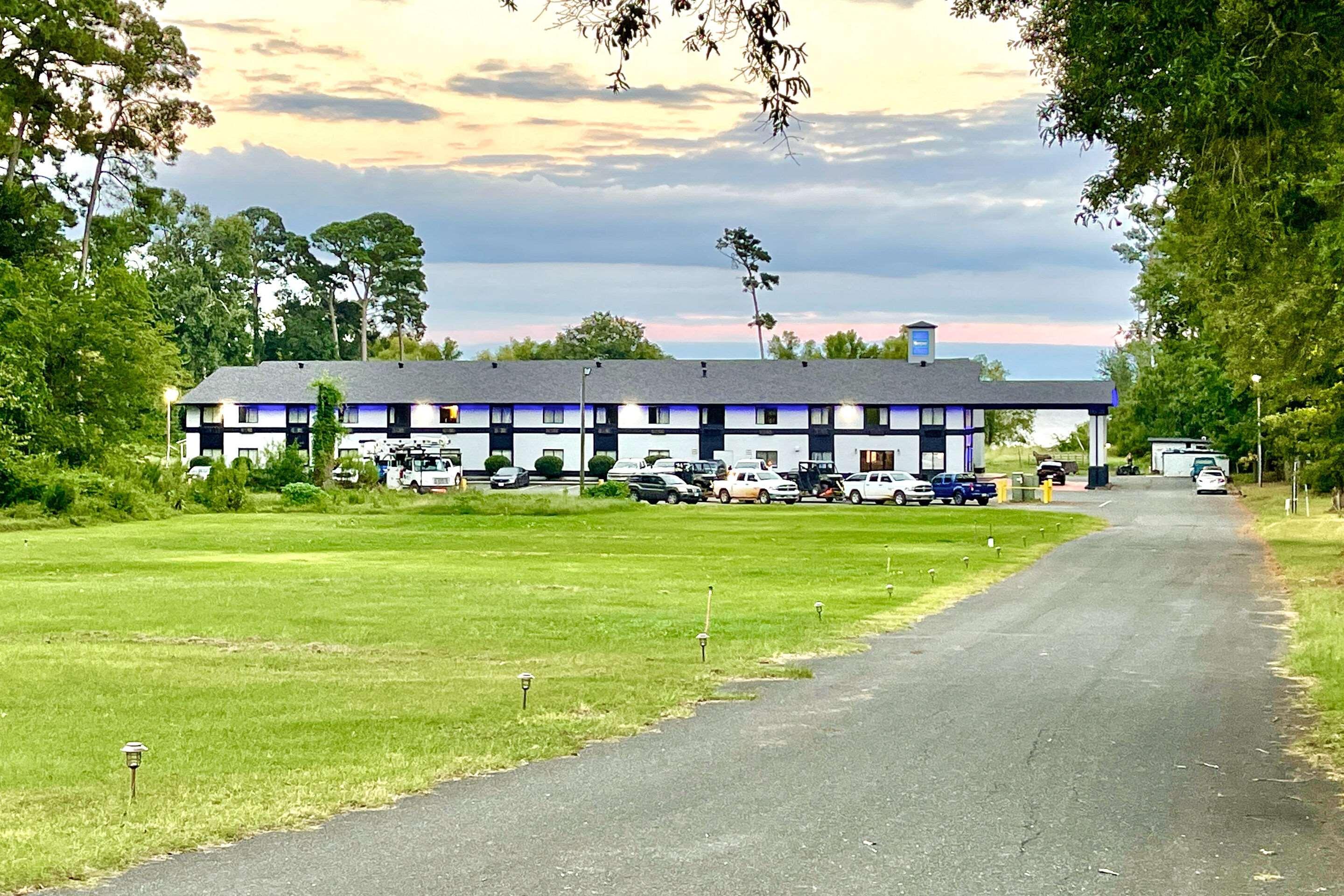 Rodeway Inn & Suites Hemphill Exterior foto